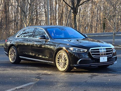 Used 2023 Mercedes-Benz S 580e 4MATIC Sedan w/ Warmth & Comfort Package image 7