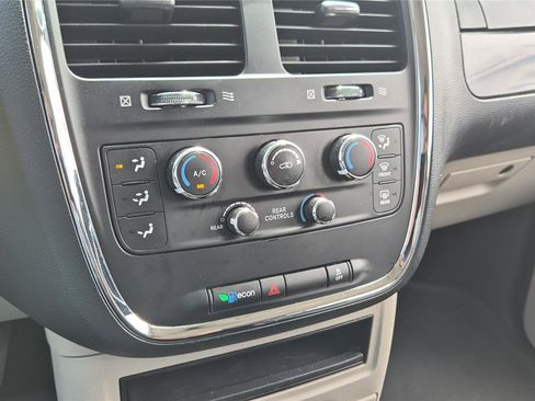 Used 2017 Dodge Grand Caravan SE w/ Power Window Group image 20