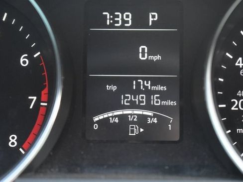Used 2015 Volkswagen Jetta Sport FWD image 17