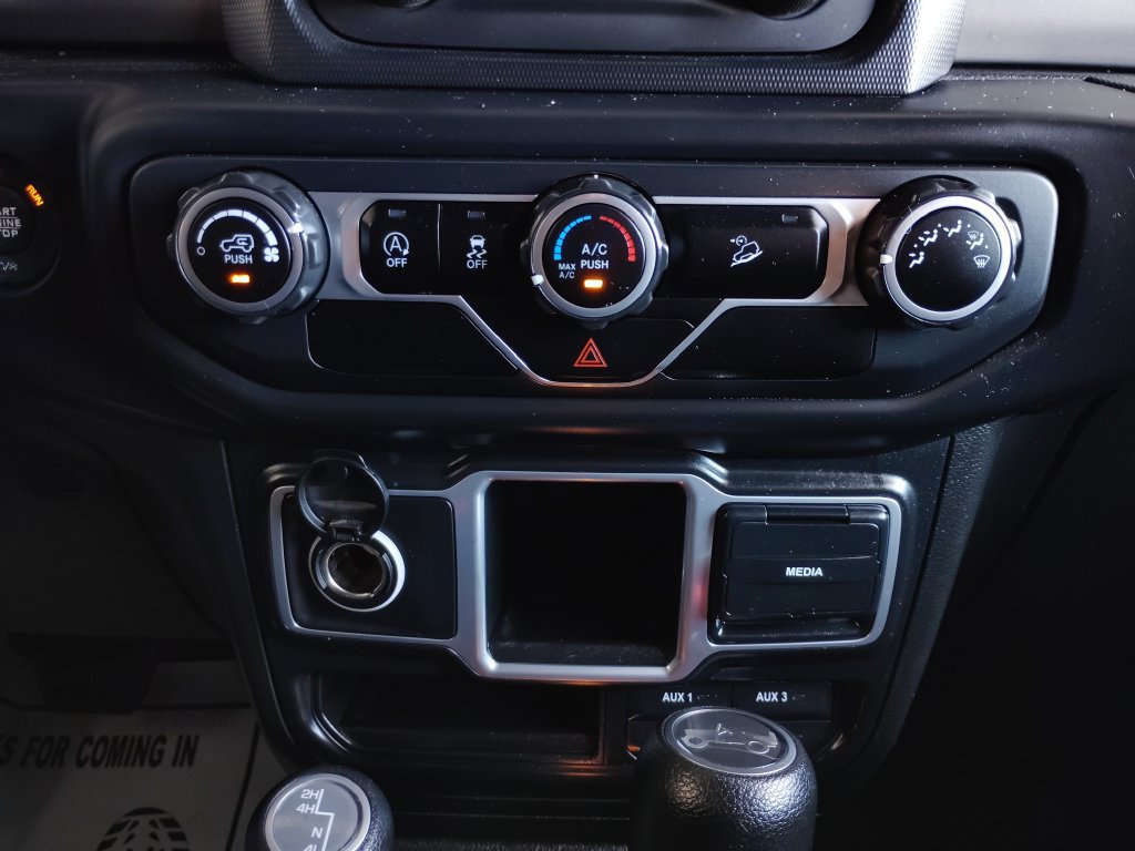 Used 2018 Jeep Wrangler Sport AWD/4WD image 34