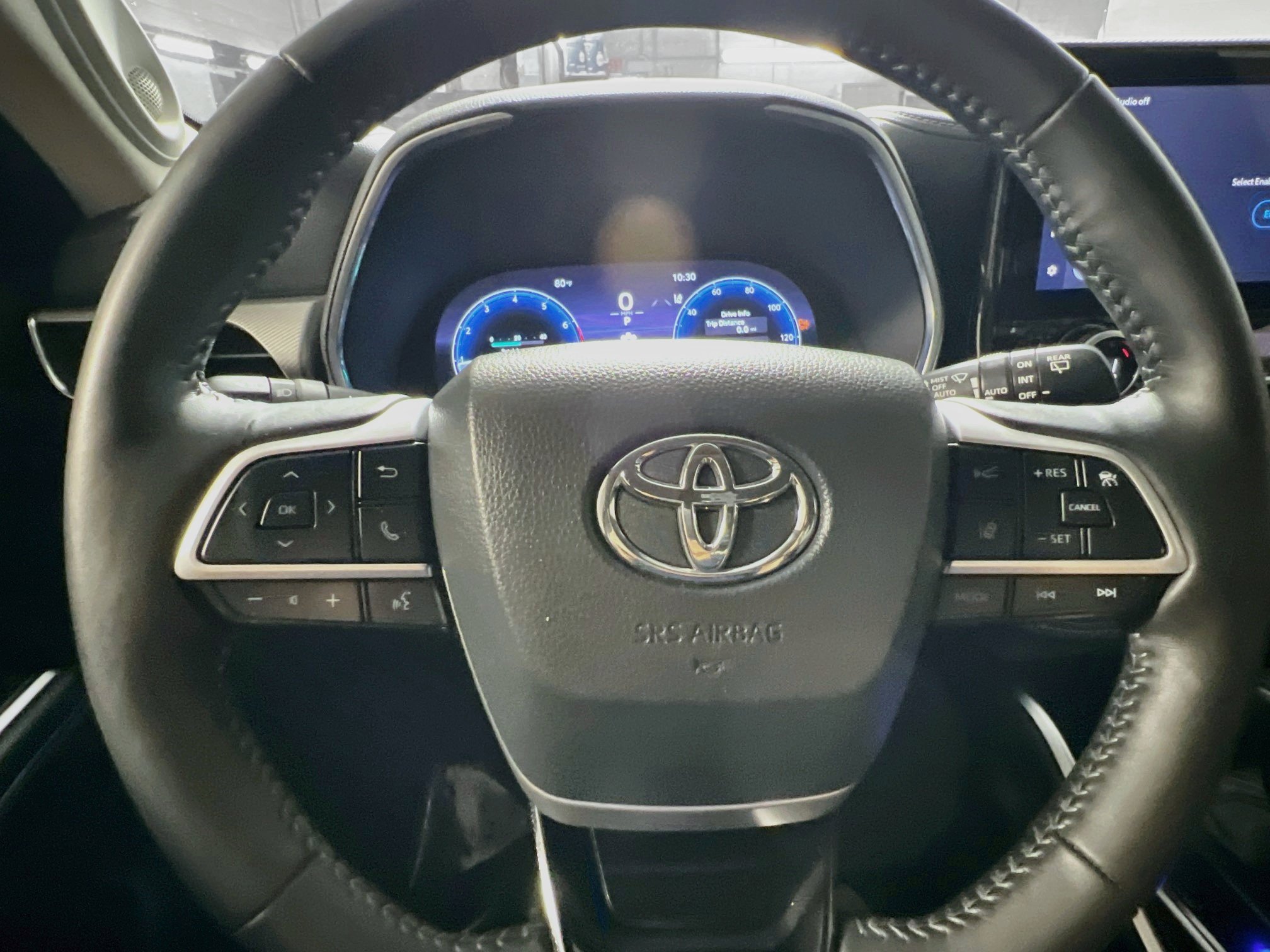 Used 2024 Toyota Highlander Platinum AWD/4WD image 18