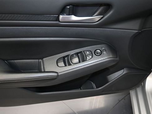 Certified 2024 Nissan Sentra SV FWD image 11