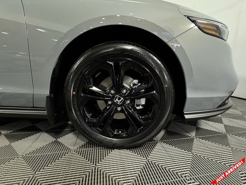New 2025 Honda Accord SE image 9