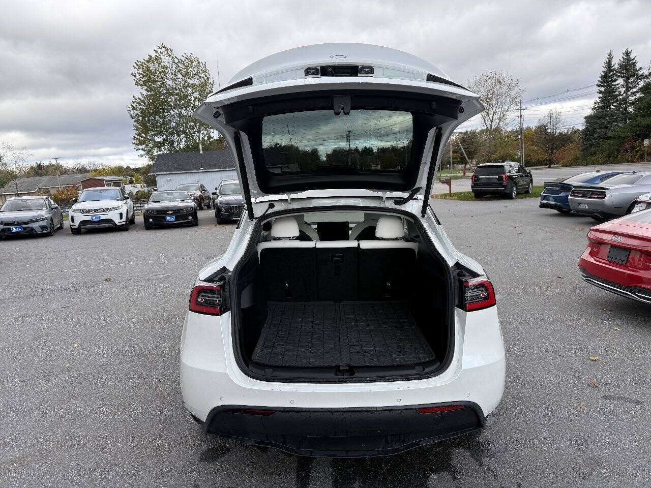 Used 2021 Tesla Model Y Long Range AWD/4WD image 11