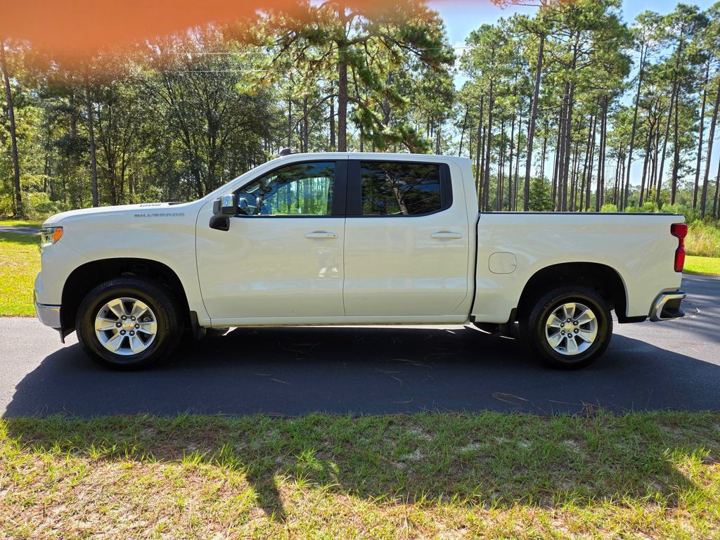 Used 2023 Chevrolet Silverado 1500 LT w/ Protection Package RWD image 2