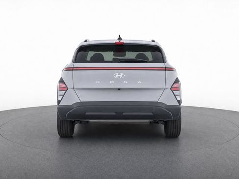 Used 2025 Hyundai Kona SEL FWD image 3