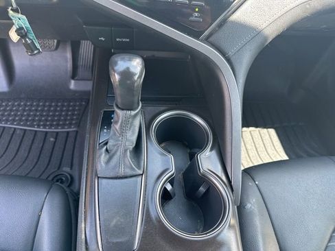Used 2021 Toyota Camry SE FWD image 17