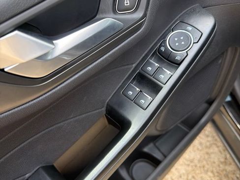 Used 2025 Ford Escape SE FWD image 13