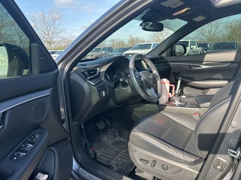 Used 2022 INFINITI QX50 Luxe w/ Appearance Package image 9