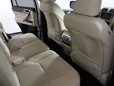 Used 2021 Lexus GX 460 Premium w/ Premium Package image 22