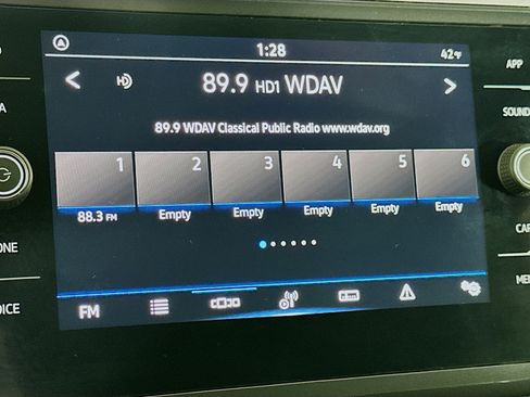 Used 2024 Volkswagen Tiguan Wolfsburg Edition image 21