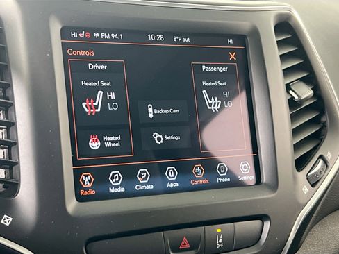 Used 2022 Jeep Cherokee Latitude Lux w/ Sun & Sound Group AWD/4WD image 19