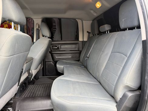 Used 2018 RAM 2500 Tradesman w/ Chrome Appearance Group image 21