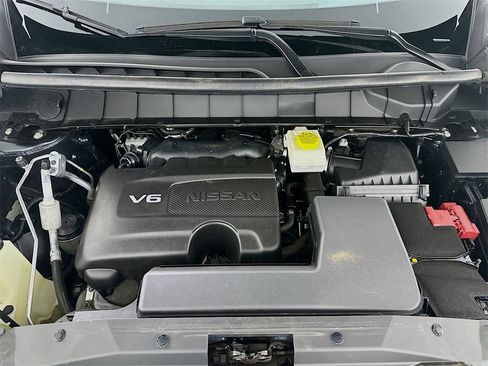 Used 2022 Nissan Pathfinder SV w/ SV Premium Package image 33