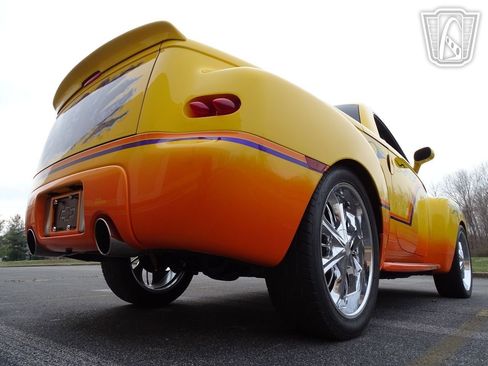 Used 2004 Chevrolet SSR w/ Preferred Equipment Group image 17