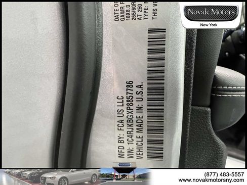 Used 2023 Jeep Grand Cherokee L Limited w/ Luxury Tech Group II AWD/4WD image 22