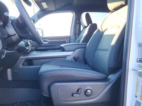 New 2026 RAM 1500 4x4 Crew Cab image 8