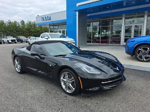Used 2017 Chevrolet Corvette Stingray Convertible w/ 3LT Preferred Equipment Group RWD image 3