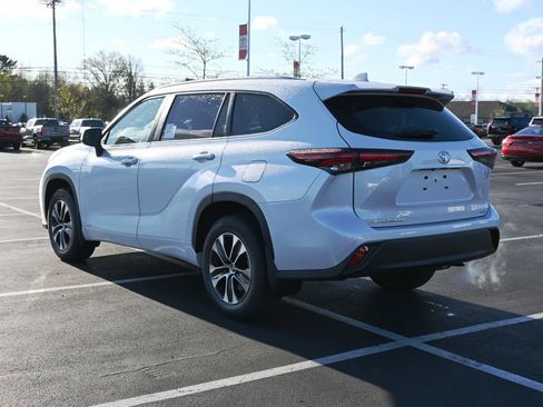 New 2026 Toyota Highlander XLE AWD/4WD image 5