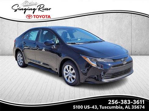 Used 2025 Toyota Corolla LE image 1