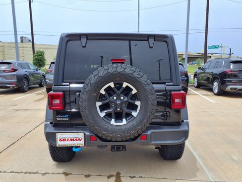 Used 2024 Jeep Wrangler Unlimited Rubicon 4xe AWD/4WD image 6