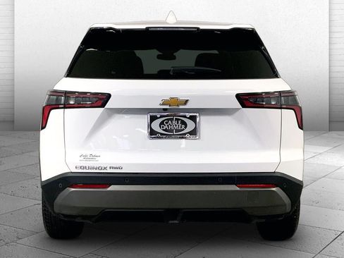 Used 2026 Chevrolet Equinox LT AWD/4WD image 3