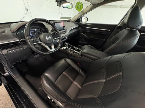 Used 2025 Nissan Altima 2.5 SR AWD/4WD image 14