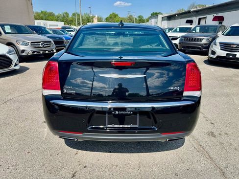Used 2017 Chrysler 300 C w/ Safetytec Plus Group image 10