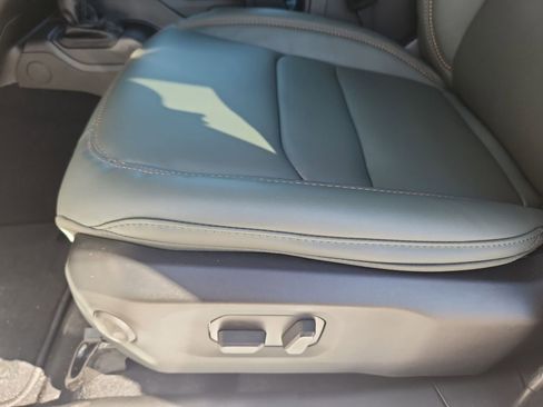 New 2025 Jeep Gladiator Mojave image 17