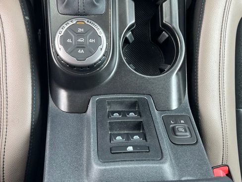 Certified 2022 Ford Bronco Wildtrak image 37