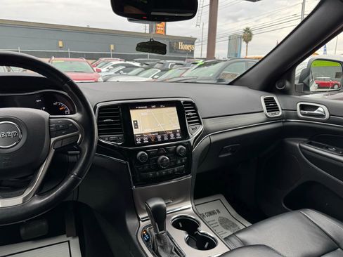 Used 2020 Jeep Grand Cherokee Limited image 22