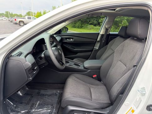 Used 2024 Honda Accord EX image 10