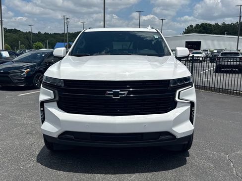 Used 2023 Chevrolet Suburban RST w/ Luxury Package AWD/4WD image 3