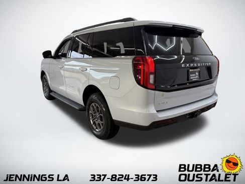 New 2026 Ford Expedition Active image 3