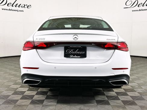 Used 2024 Mercedes-Benz E 350 4MATIC Sedan w/ Airmatic Package image 5