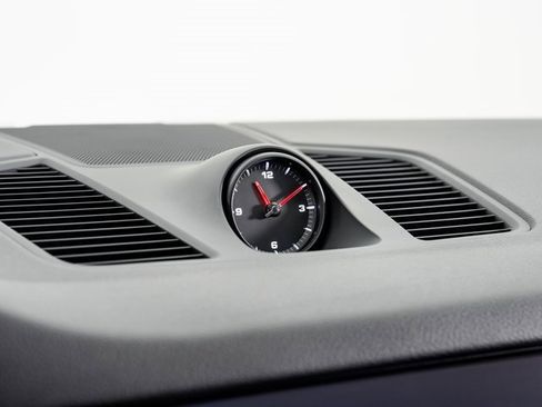 Used 2023 Porsche Cayenne image 18