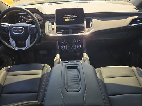 Used 2023 GMC Yukon SLT w/ SLT Luxury Package AWD/4WD image 13