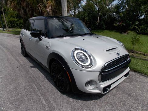 Used 2021 MINI Cooper S w/ Signature Upholstery Package FWD image 1
