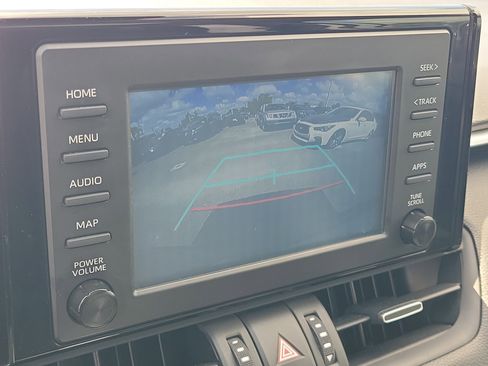 Used 2019 Toyota RAV4 XLE Premium image 33