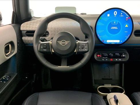 Certified 2025 MINI Cooper S image 4