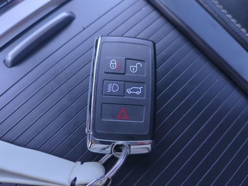 Used 2024 Jaguar F-PACE R-Dynamic S image 29