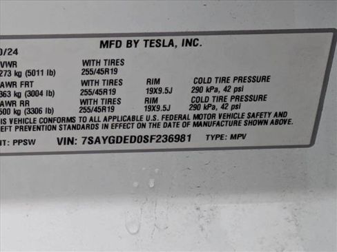 Used 2025 Tesla Model Y Long Range image 16