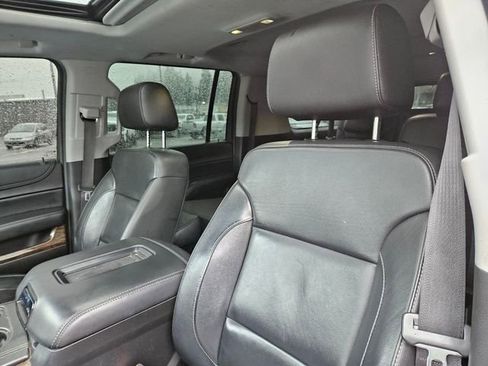Used 2018 Chevrolet Suburban LT image 6