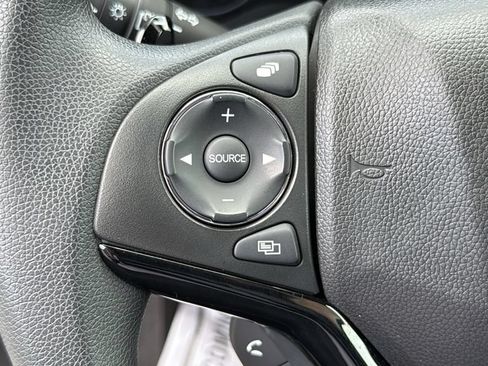 Used 2018 Honda HR-V EX image 12