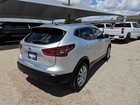 Used 2022 Nissan Rogue Sport SV w/ Technology Package FWD image 8
