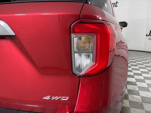 Used 2023 Ford Explorer Limited image 36