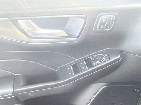 Used 2021 Ford Escape Titanium image 20