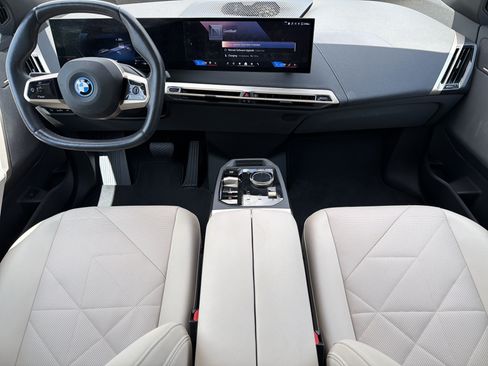 Used 2024 BMW iX xDrive50 w/ Sport Package AWD/4WD image 3