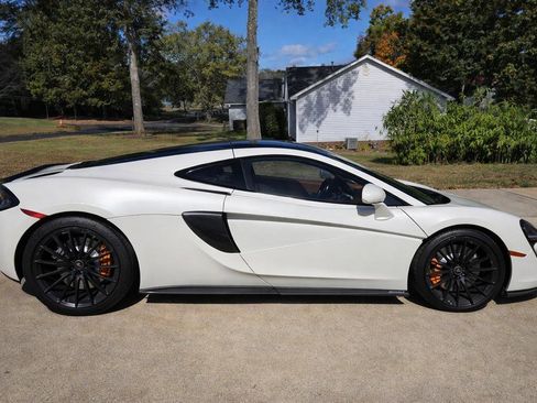 Used 2017 McLaren 570S image 5