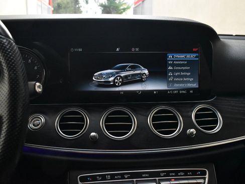 Used 2018 Mercedes-Benz E 300 E 300 image 32